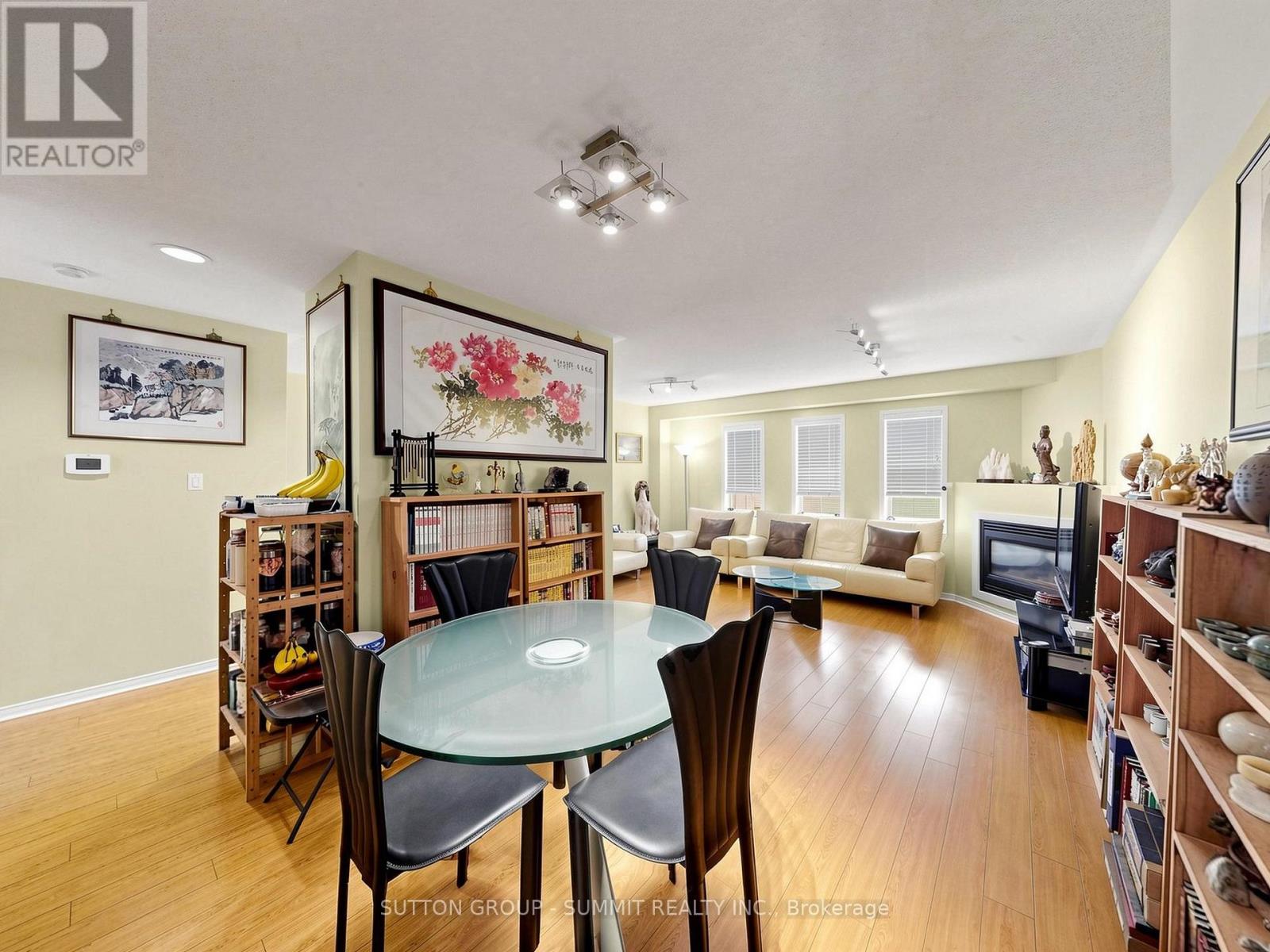 #4 8305 MCLAUGHNIN ROAD - 19