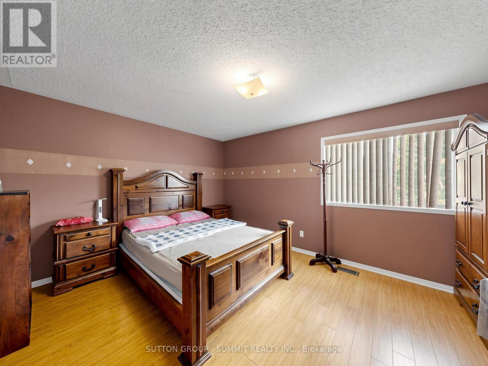 #4 8305 MCLAUGHNIN ROAD - 25