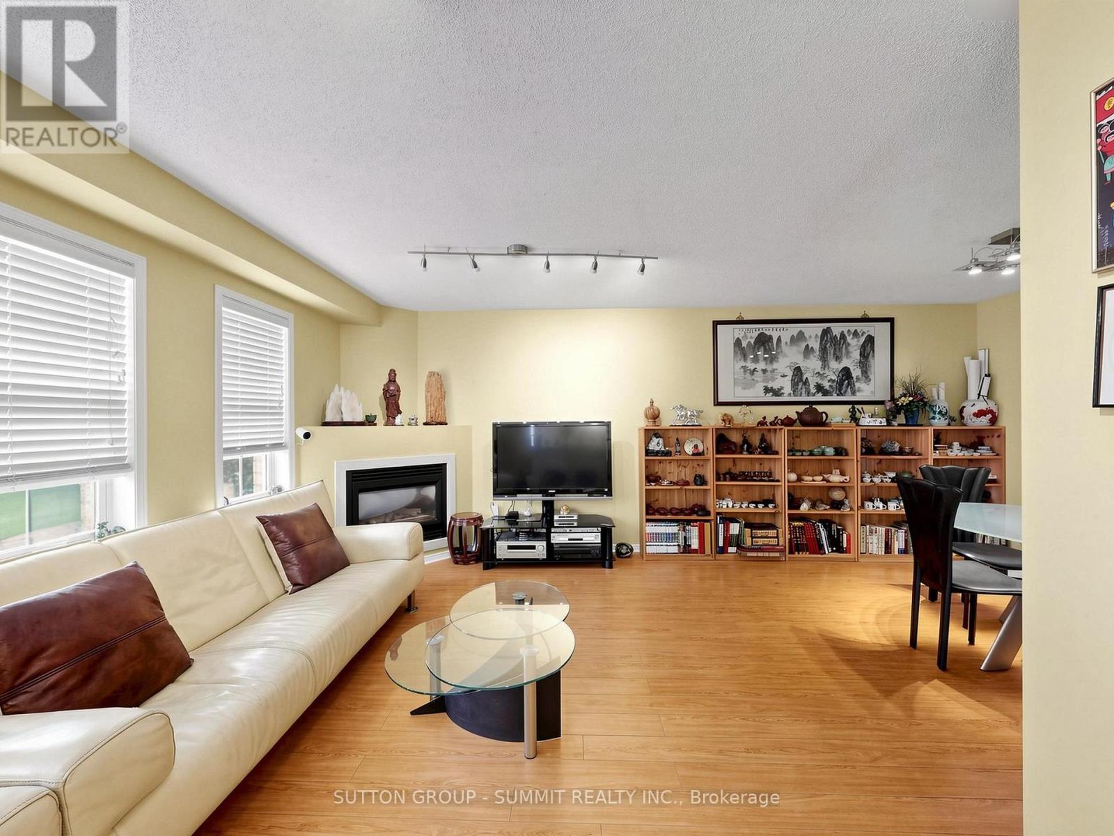 #4 8305 MCLAUGHNIN ROAD - 6