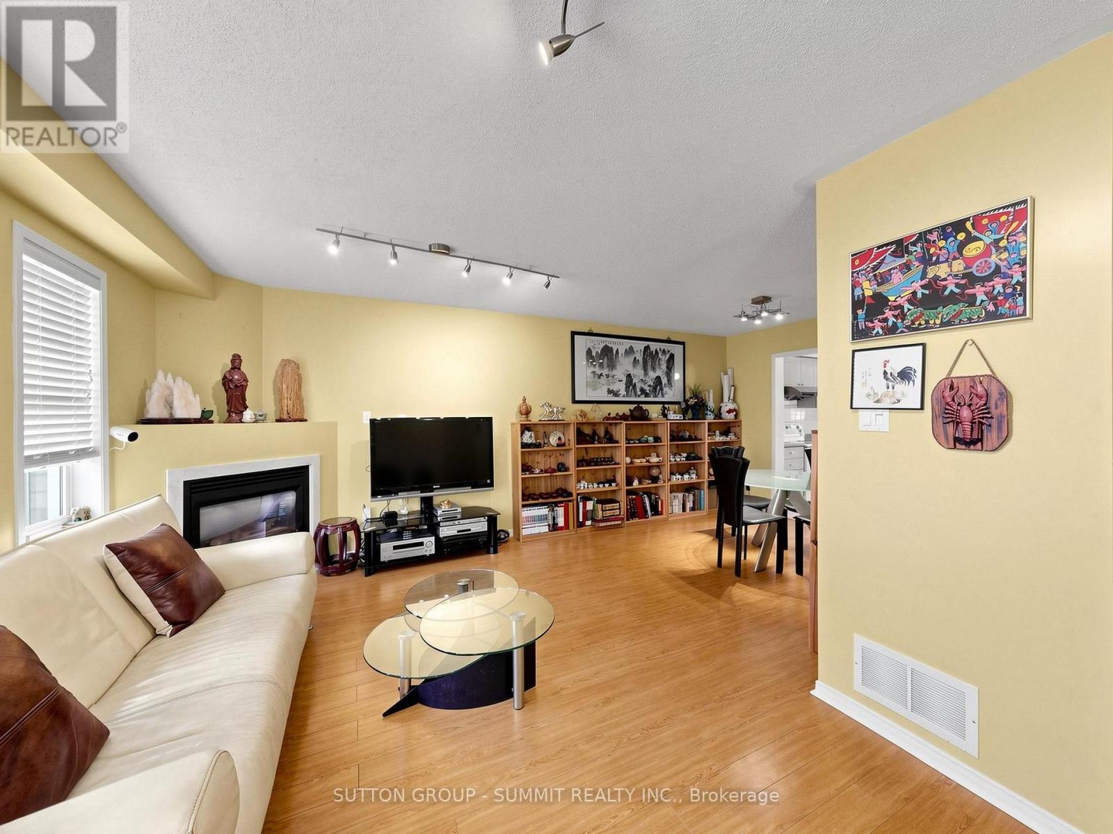 #4 8305 MCLAUGHNIN ROAD - 7