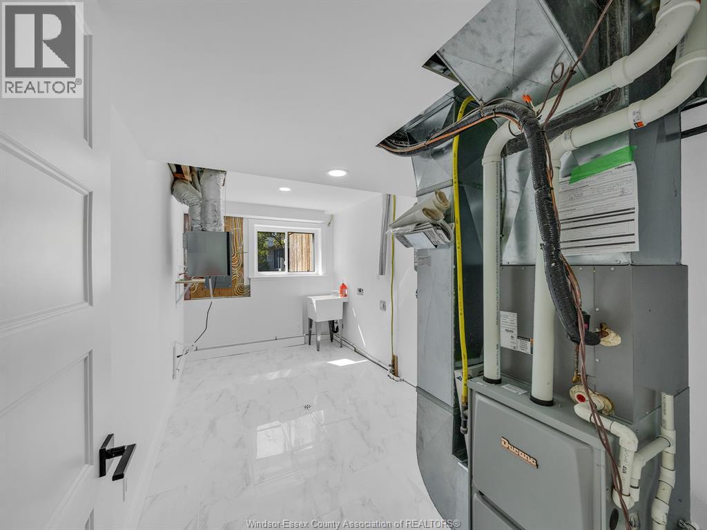157 GLOUCESTER DRIVE - 39