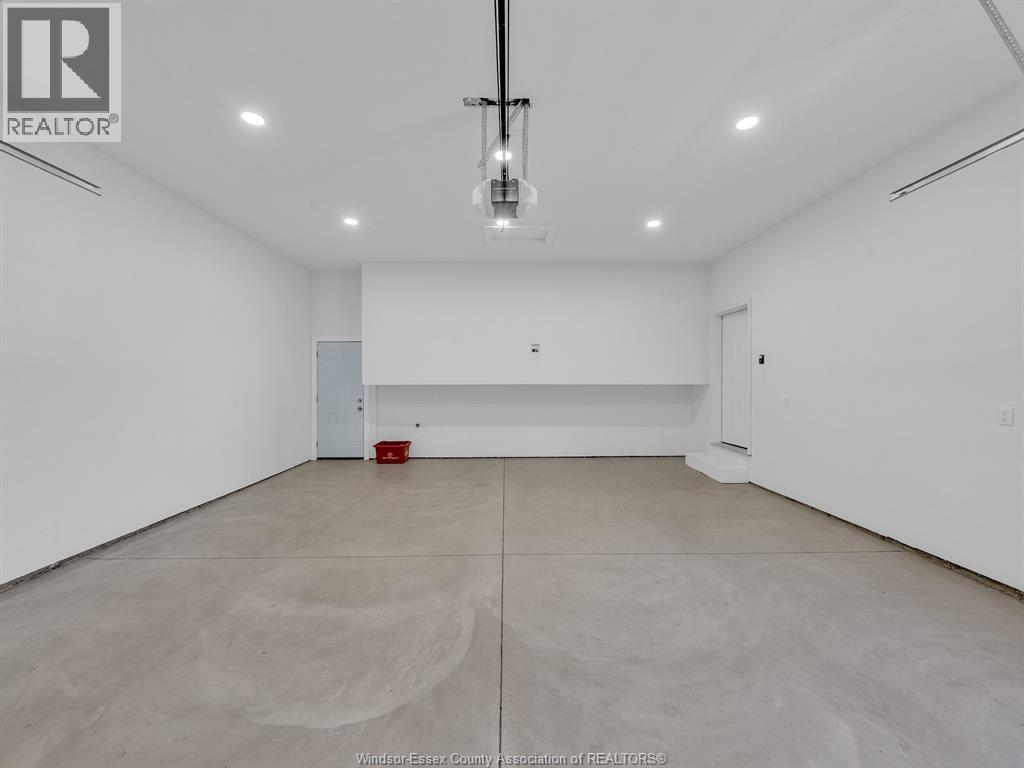 157 GLOUCESTER DRIVE - Image 43