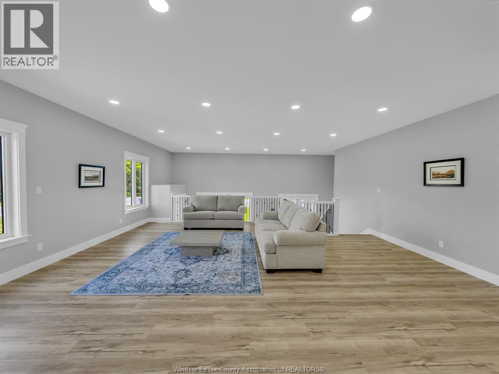157 GLOUCESTER DRIVE - 11
