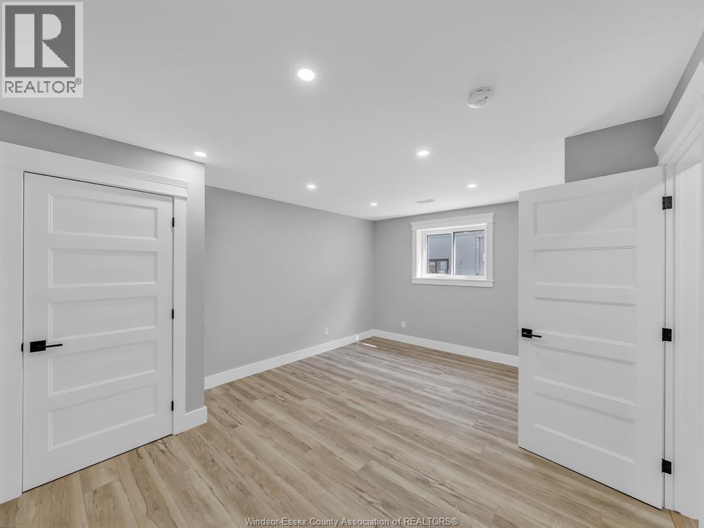 157 GLOUCESTER DRIVE - Image 36