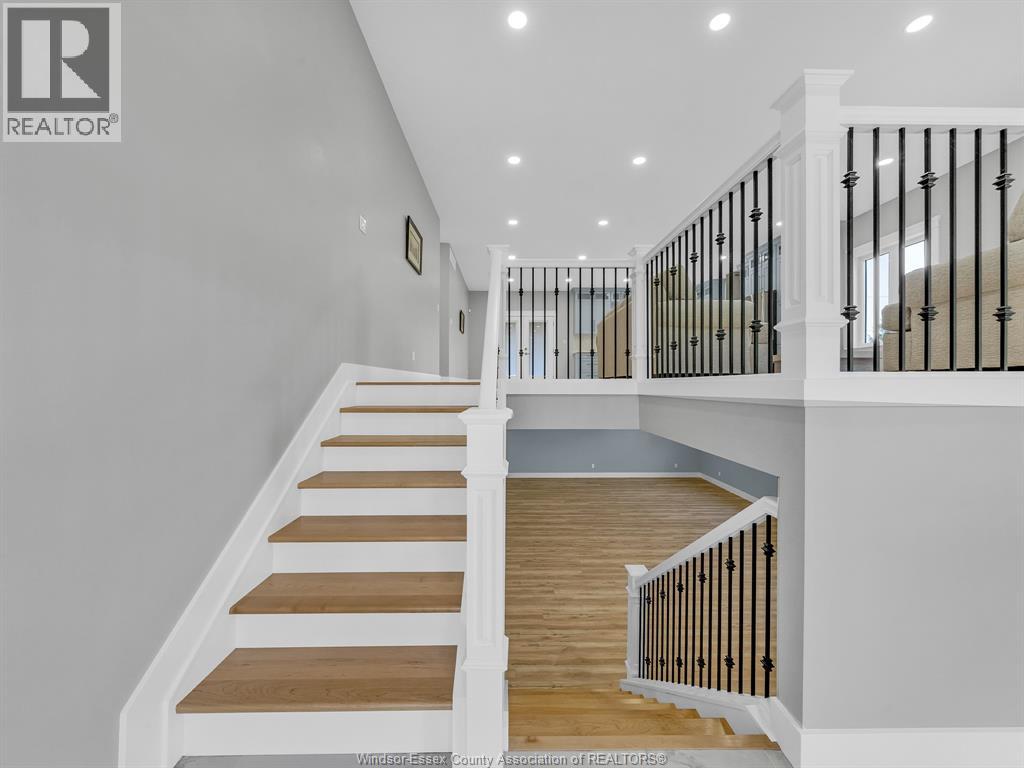 157 GLOUCESTER DRIVE - 8