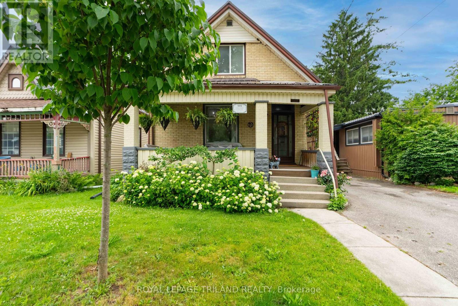 946 DUFFERIN AVENUE - 1