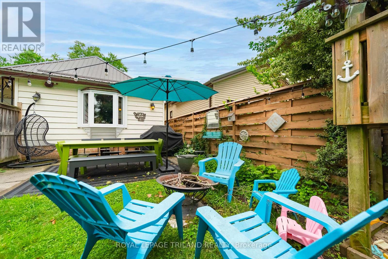946 DUFFERIN AVENUE - 29
