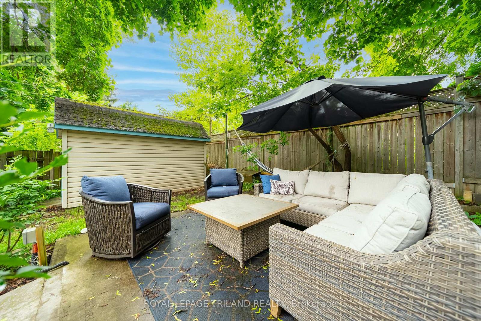 946 DUFFERIN AVENUE - 32