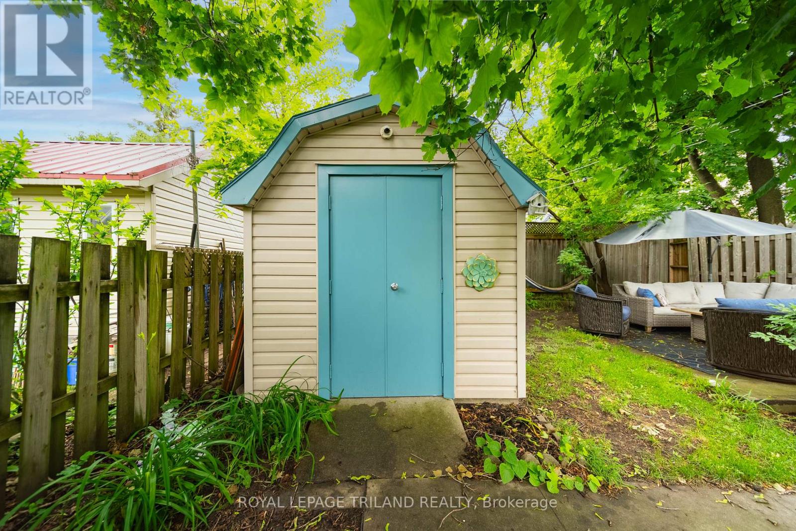 946 DUFFERIN AVENUE - 33