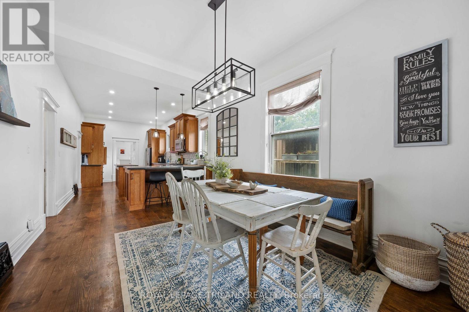 946 DUFFERIN AVENUE - 4