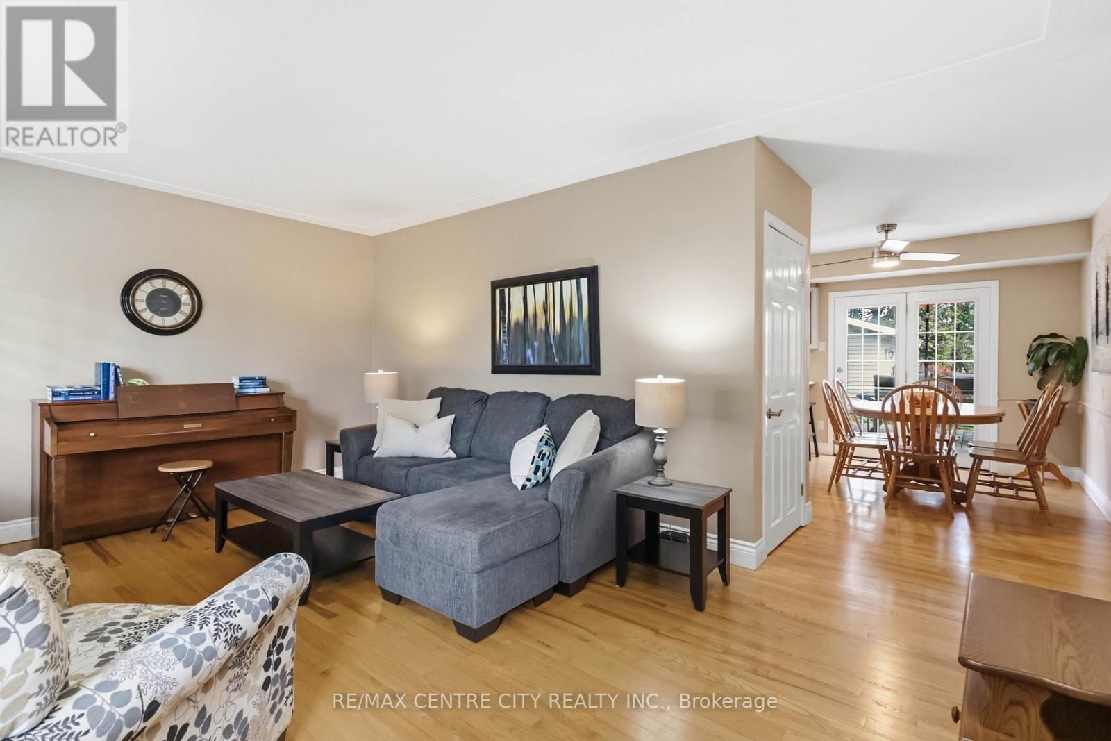 639 DUNBOYNE CRESCENT - 10