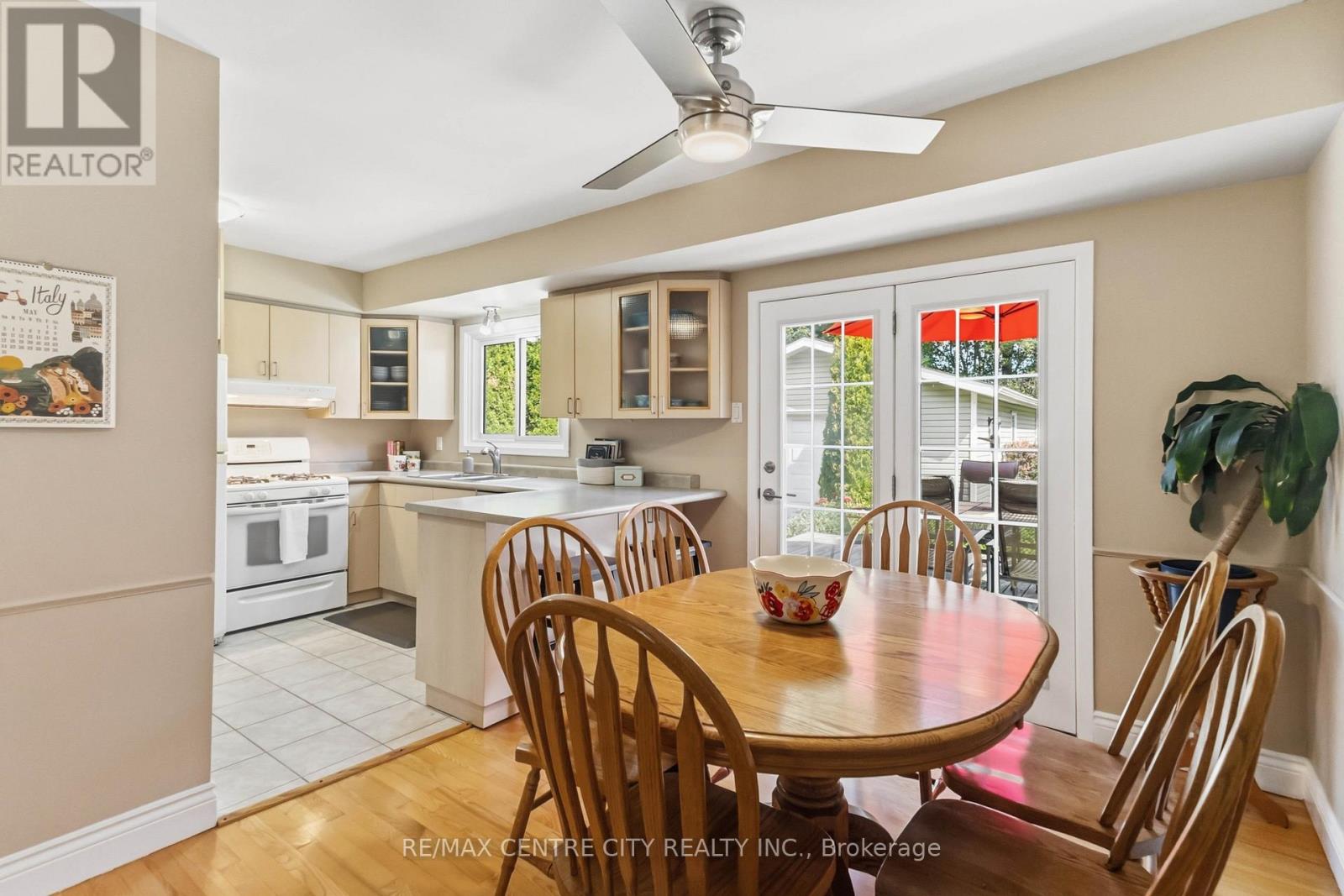 639 DUNBOYNE CRESCENT - 13