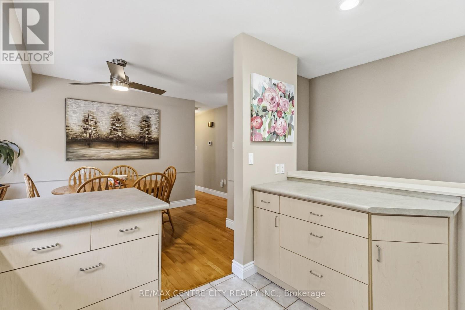 639 DUNBOYNE CRESCENT - 21