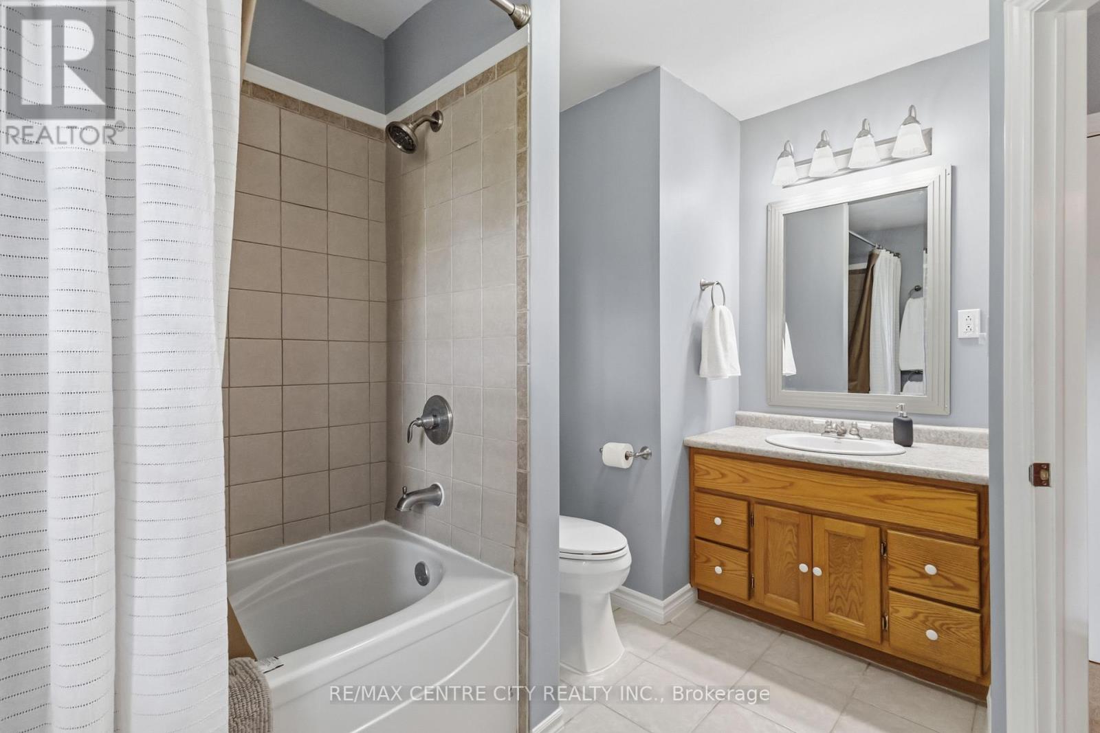 639 DUNBOYNE CRESCENT - 29