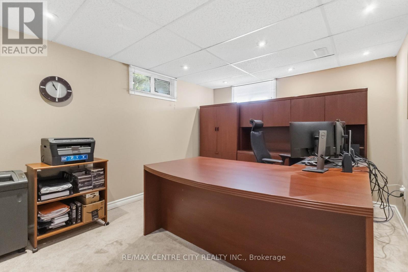 639 DUNBOYNE CRESCENT - 34