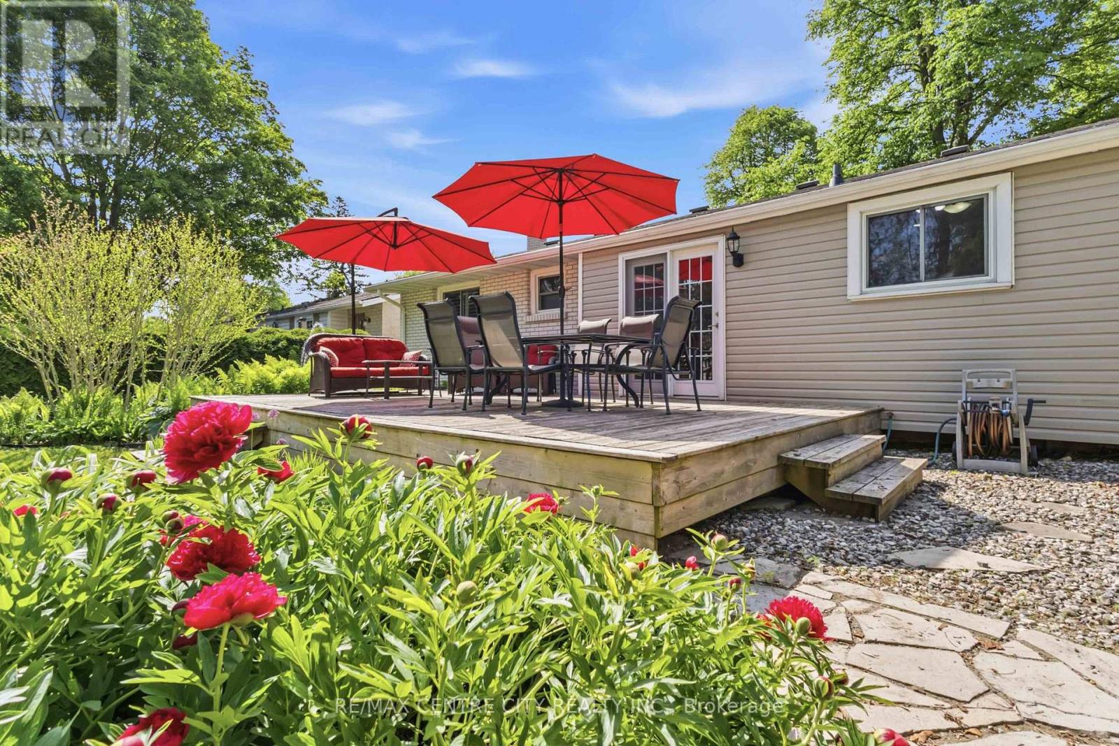 639 DUNBOYNE CRESCENT - 41