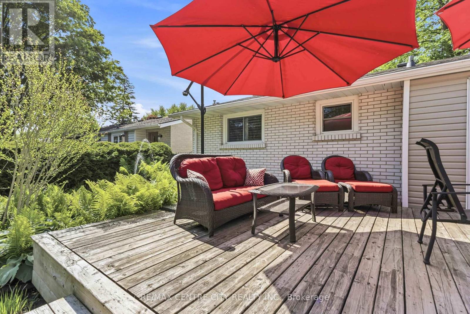 639 DUNBOYNE CRESCENT - 42