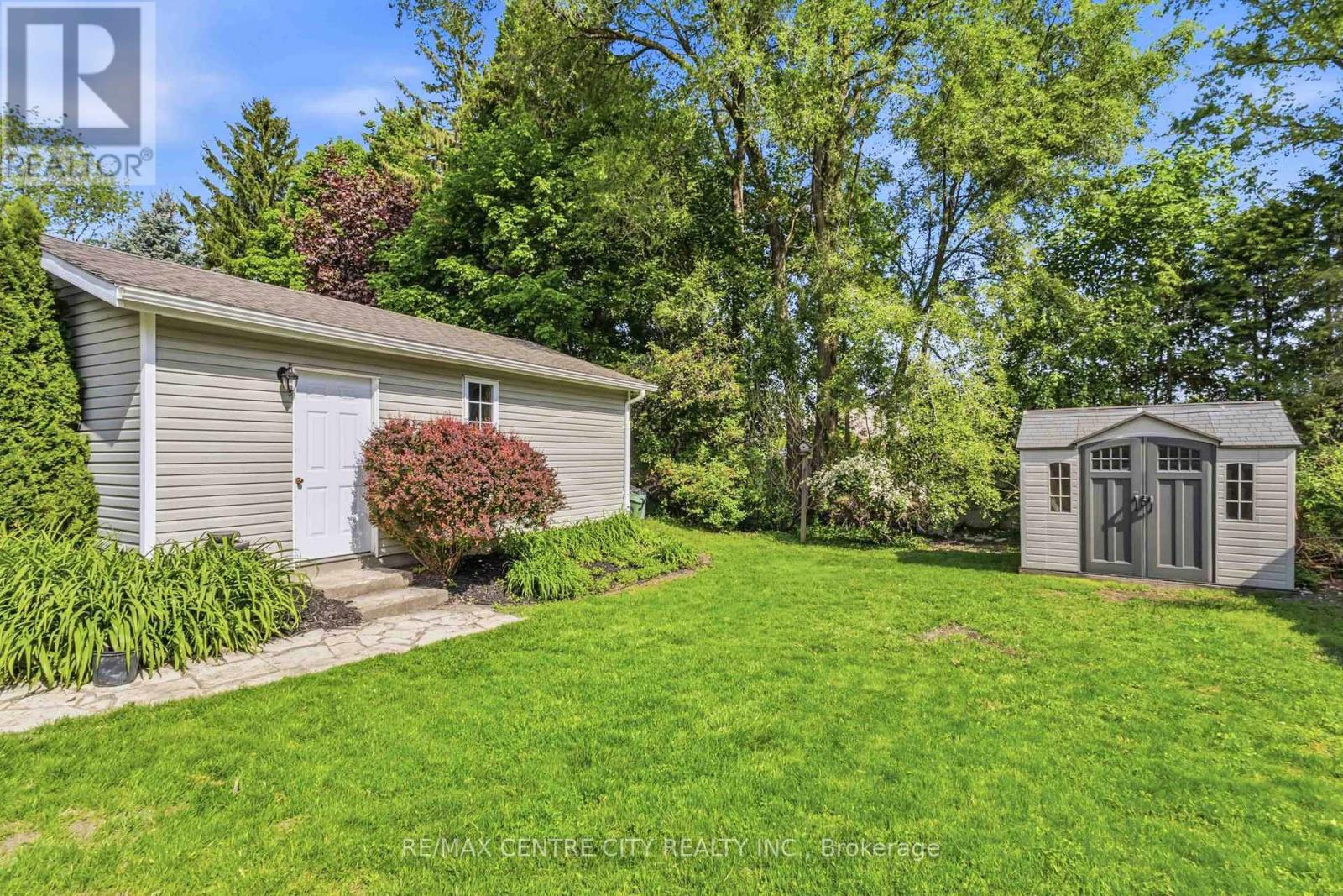 639 DUNBOYNE CRESCENT - 47