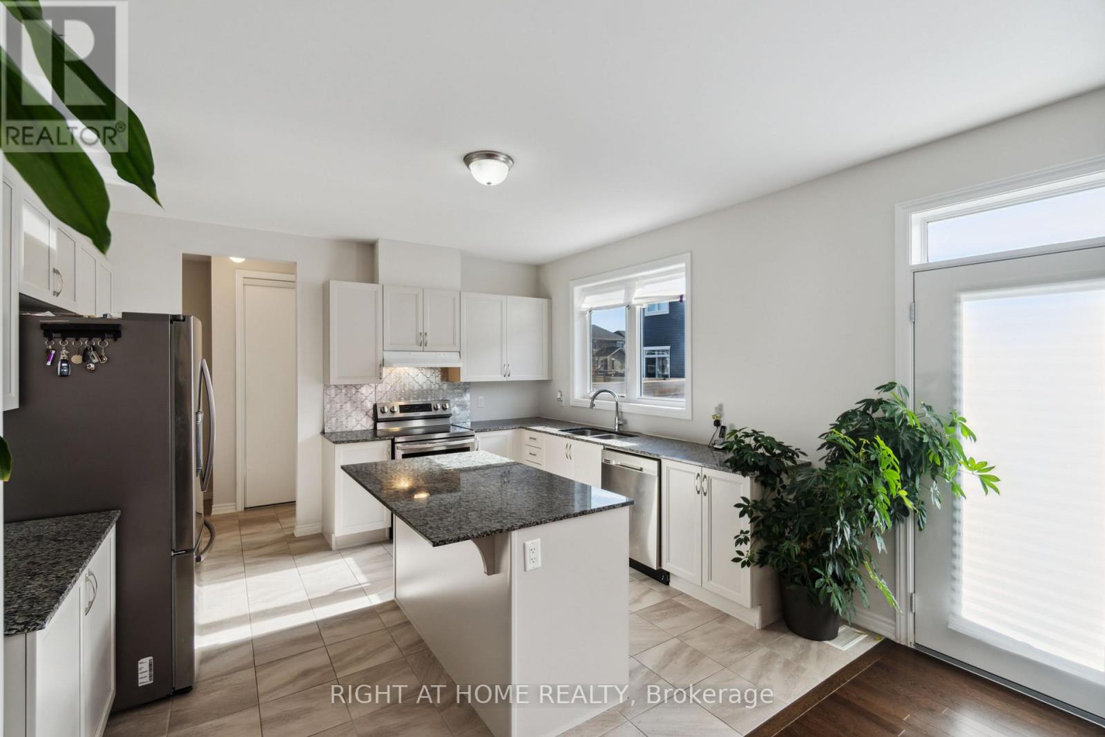 4 Bed, 4 Bath House for Rent in Ottawa – 503 PONTHIEU CIRCLE, Ottawa – MLS# X13480436 - Image 8