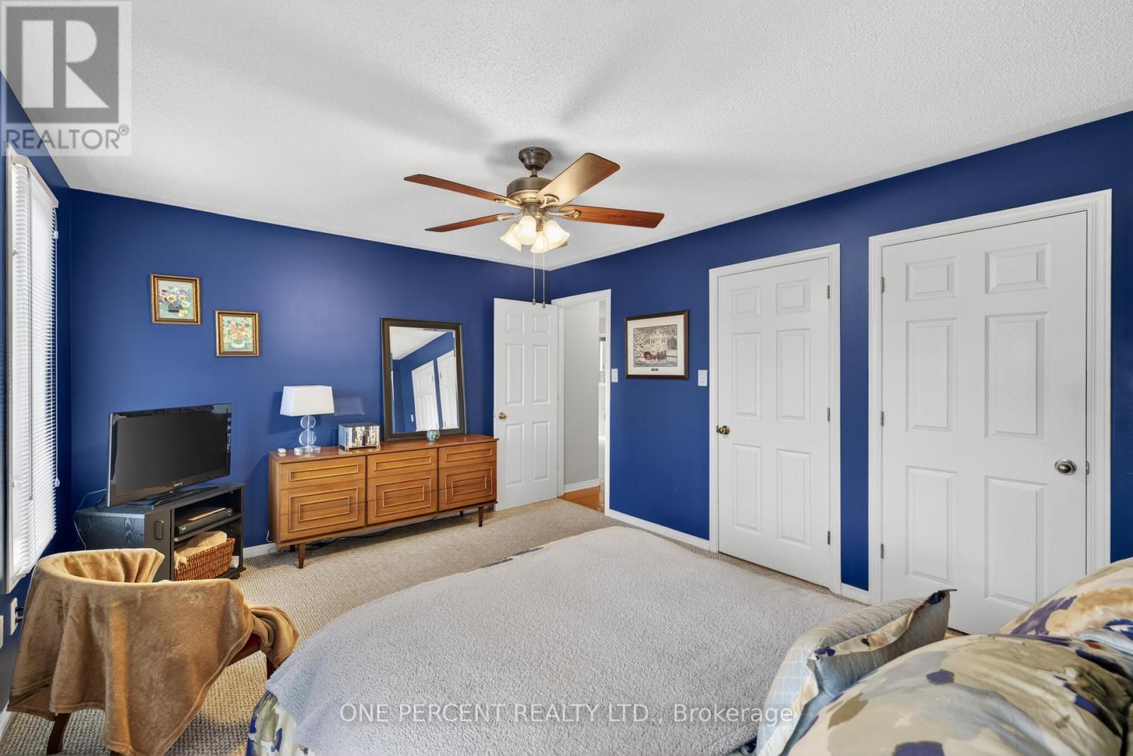 18 DR. GORDON CRESCENT - 17