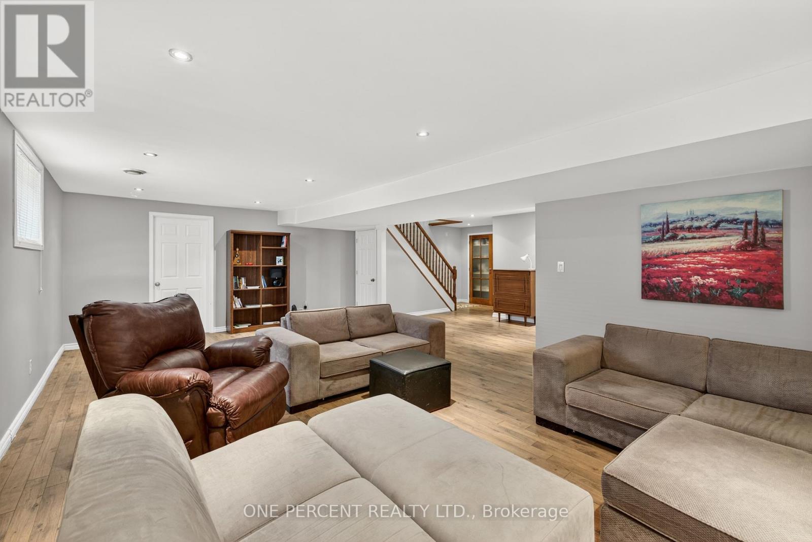 18 DR. GORDON CRESCENT - 31