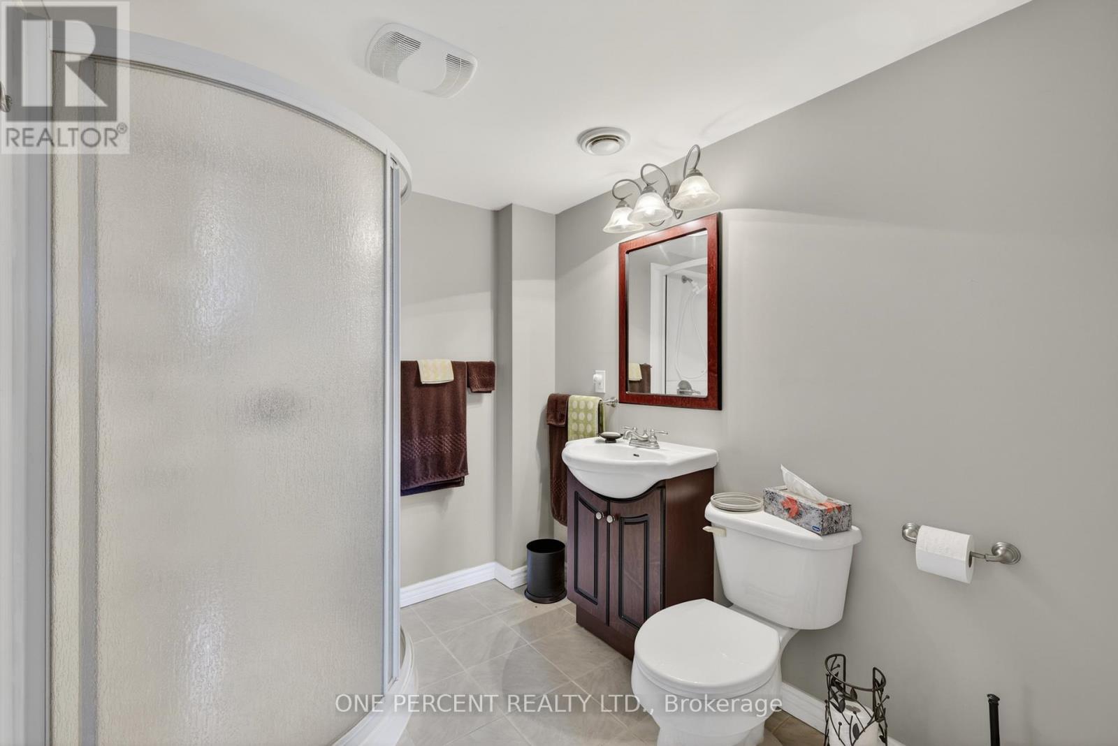 18 DR. GORDON CRESCENT - 34