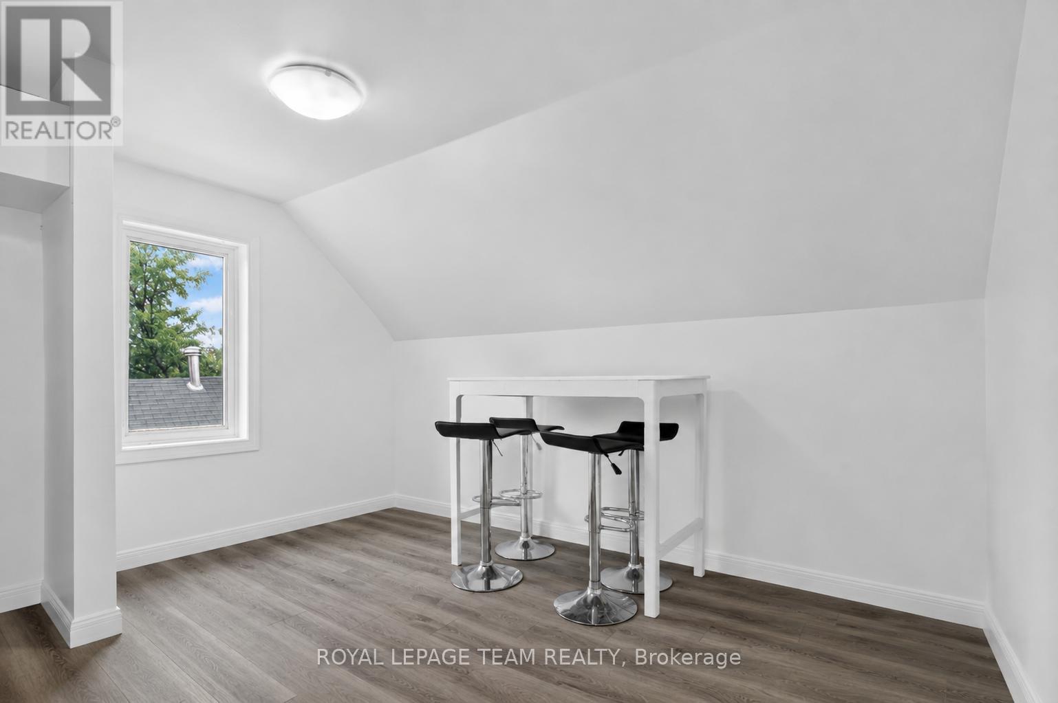 2 Bed, 1 Bath Multi-Family for Rent in Ottawa – 5 – 4 ECCLES STREET, Ottawa – MLS# X13480624 - Image 7