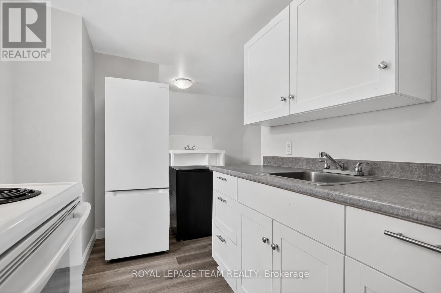 2 Bed, 1 Bath Multi-Family for Rent in Ottawa – 5 – 4 ECCLES STREET, Ottawa – MLS# X13480624 - Image 8
