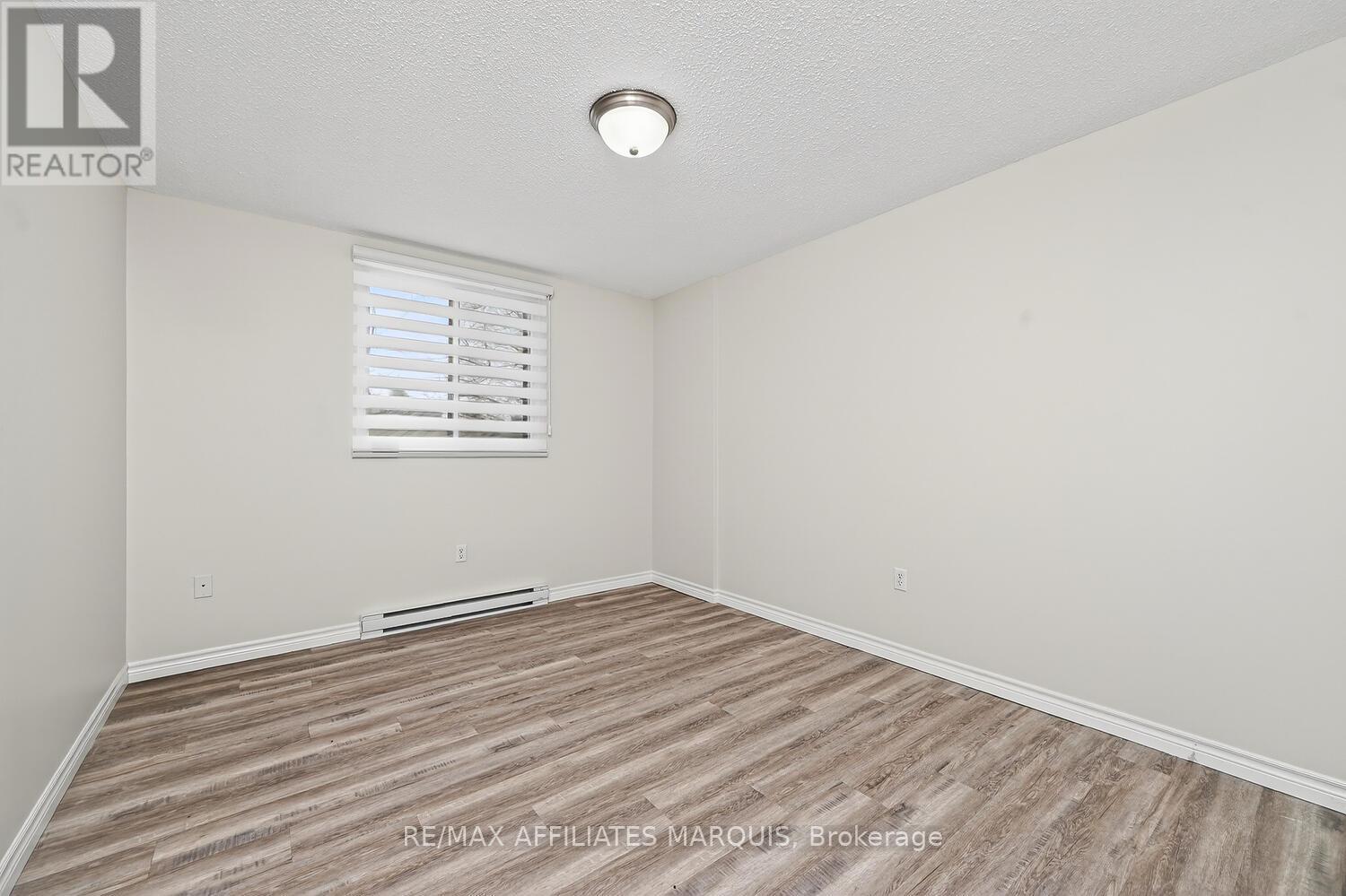 House for Rent in Ottawa – 204 – 41 SUNSET BOULEVARD, Ottawa – By Peter Sagos - Image 16