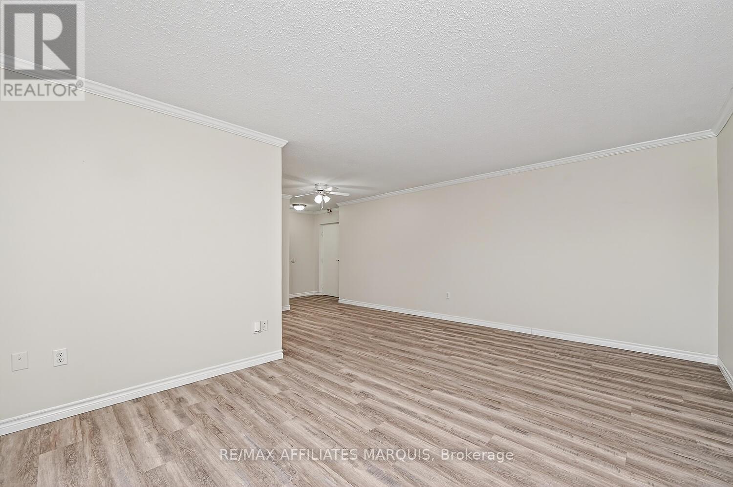 House for Rent in Ottawa – 204 – 41 SUNSET BOULEVARD, Ottawa – By Peter Sagos - Image 6