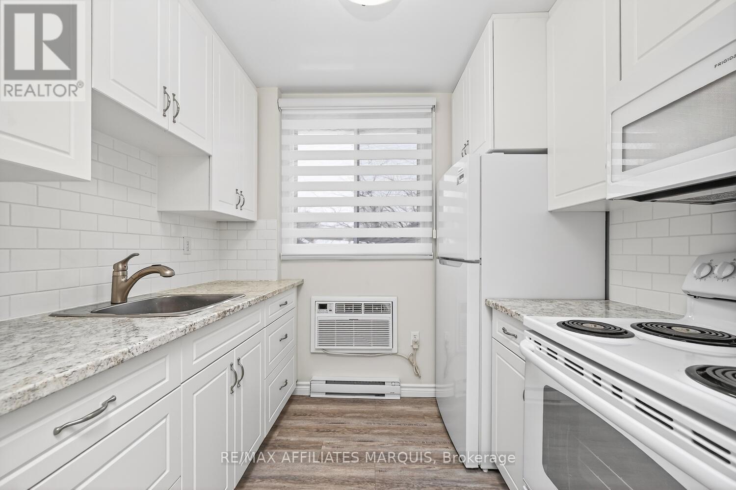 House for Rent in Ottawa – 204 – 41 SUNSET BOULEVARD, Ottawa – By Peter Sagos - Image 8