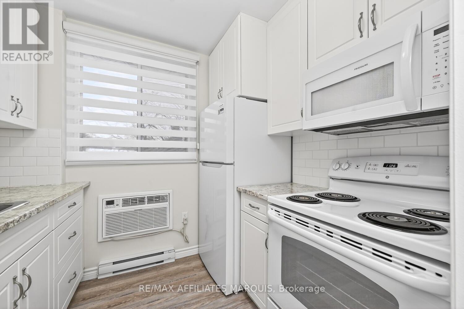 House for Rent in Ottawa – 204 – 41 SUNSET BOULEVARD, Ottawa – By Peter Sagos - Image 9