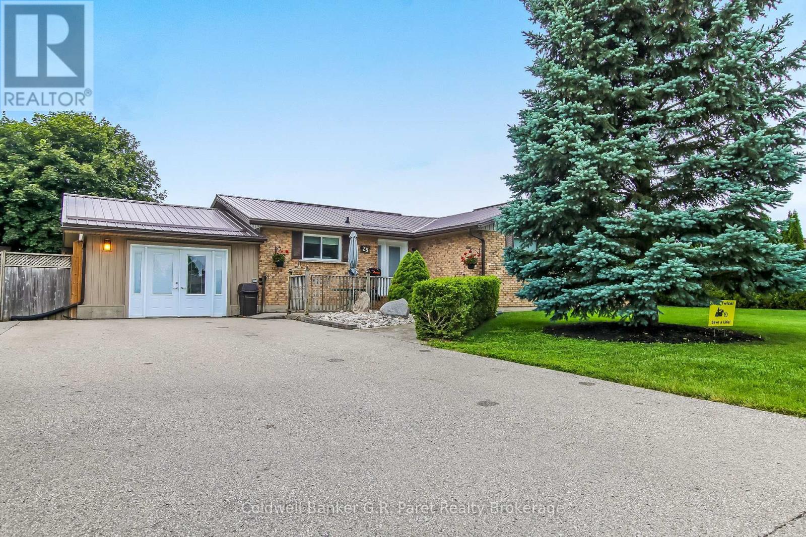 28 PEGGY AVENUE - 1