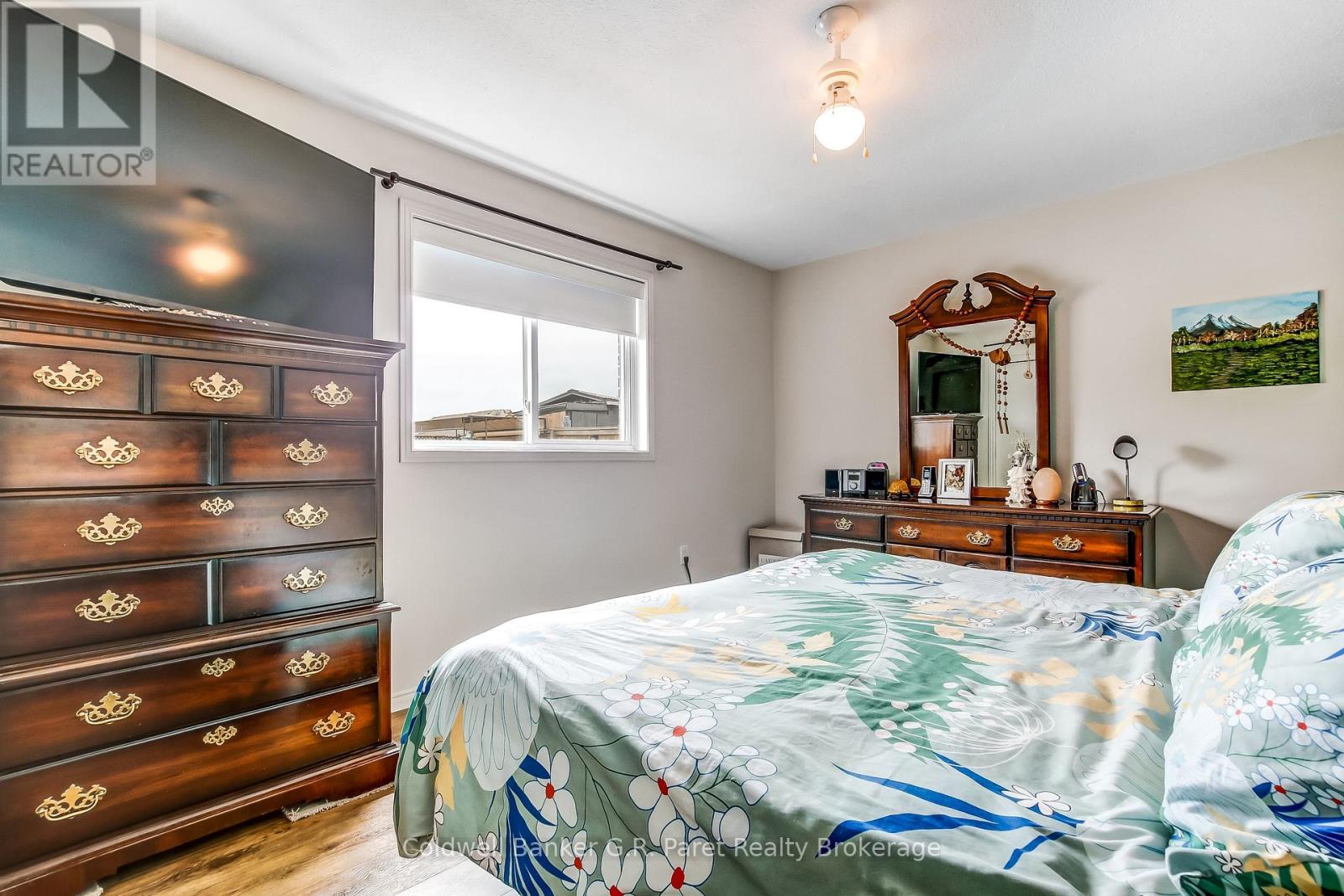 28 PEGGY AVENUE - 16