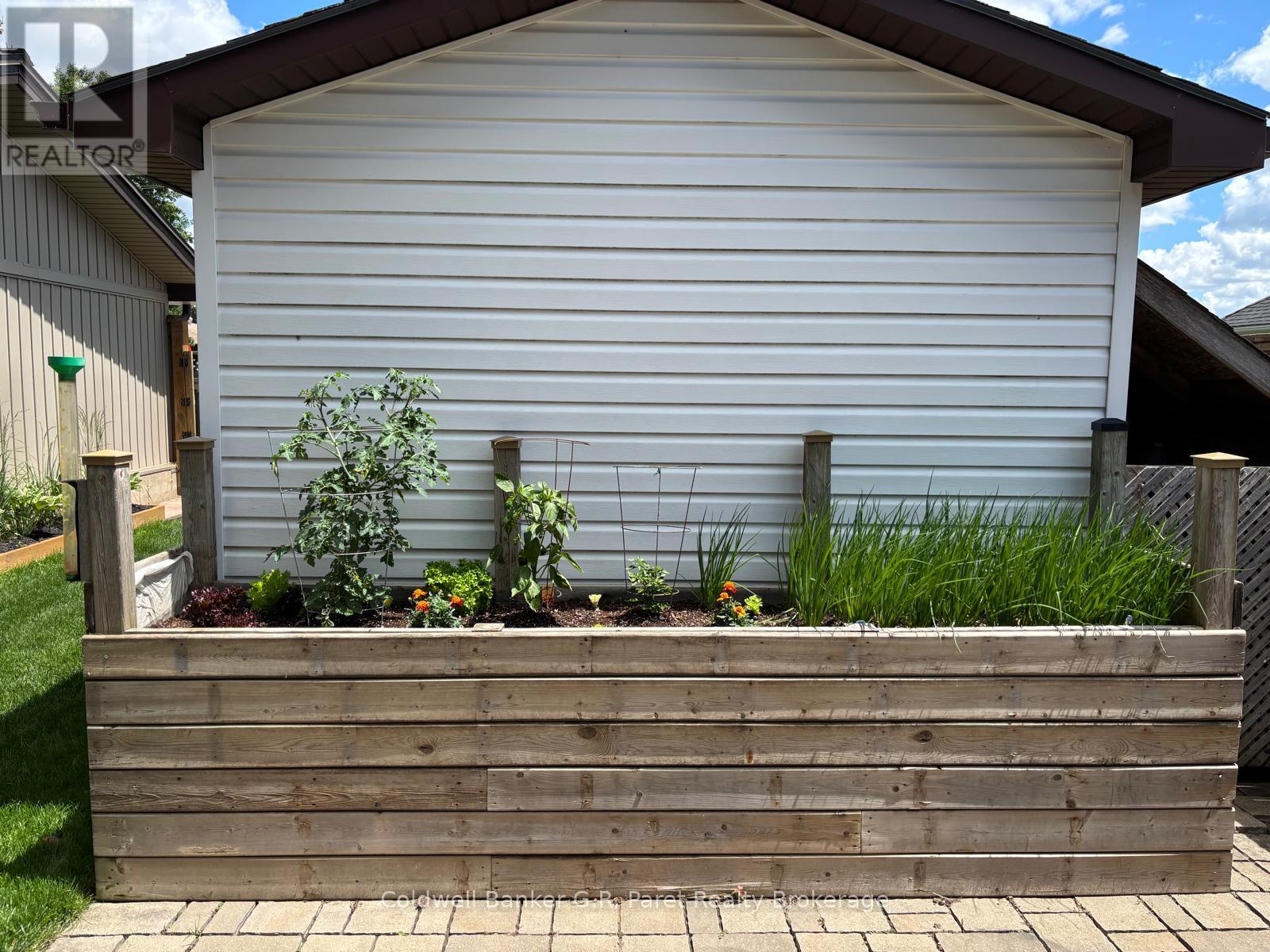 28 PEGGY AVENUE - 44