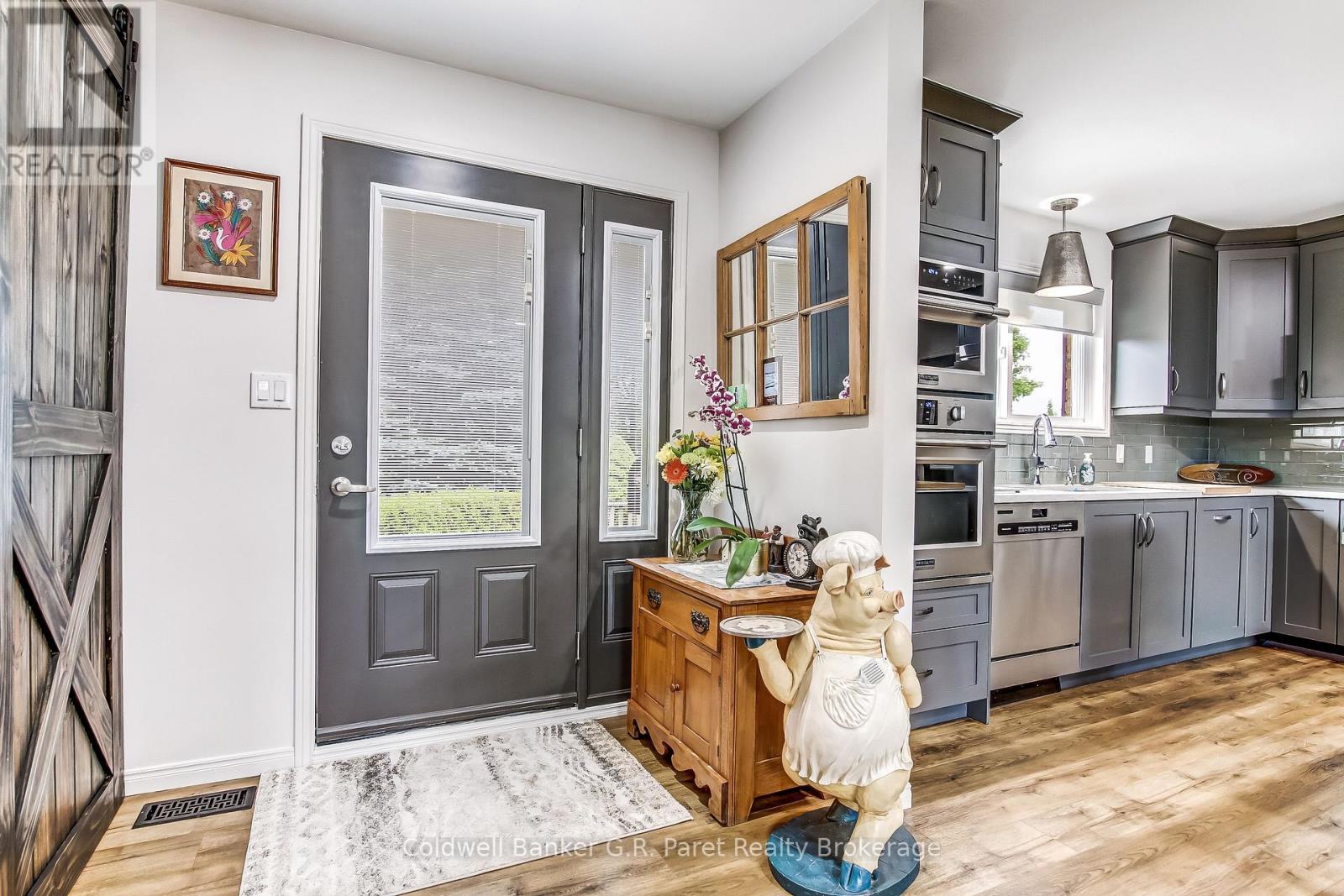 28 PEGGY AVENUE - 5