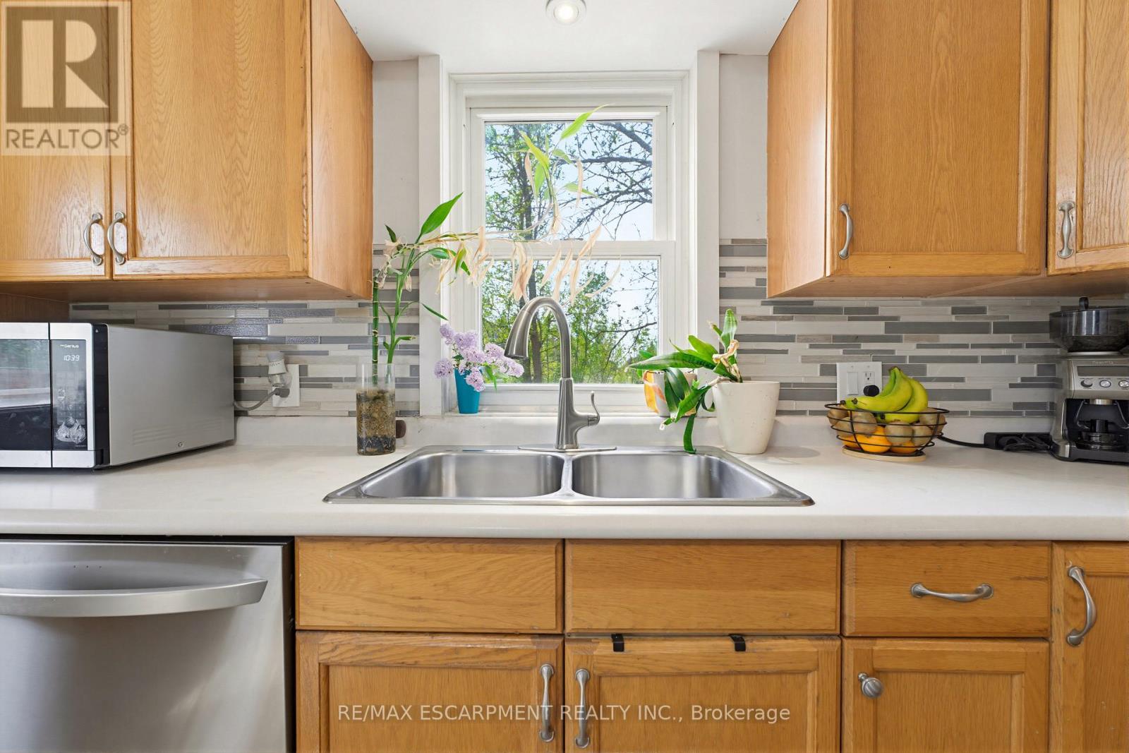 1390 MCKENZIE ROAD - 11