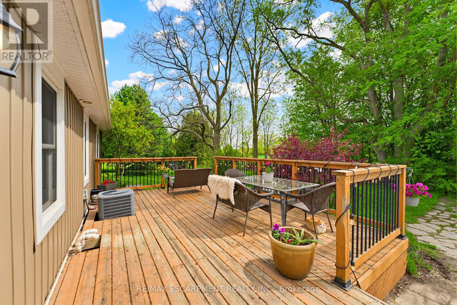1390 MCKENZIE ROAD - 20