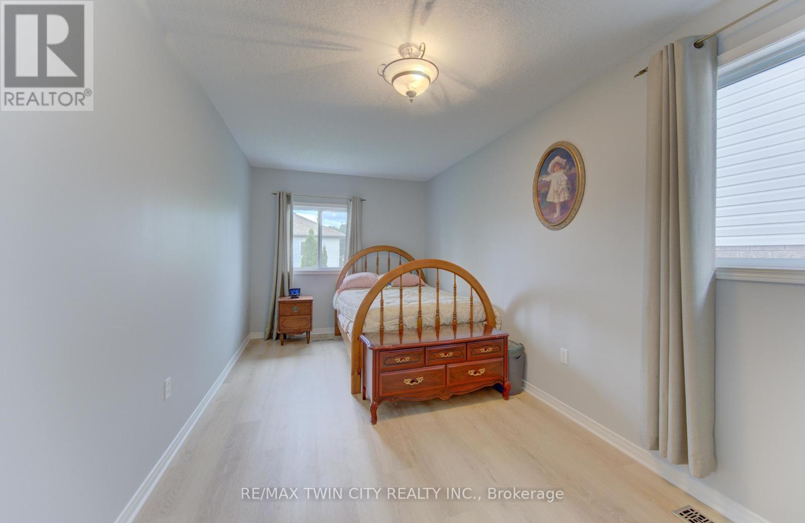 460 LANGLAW DRIVE - 16