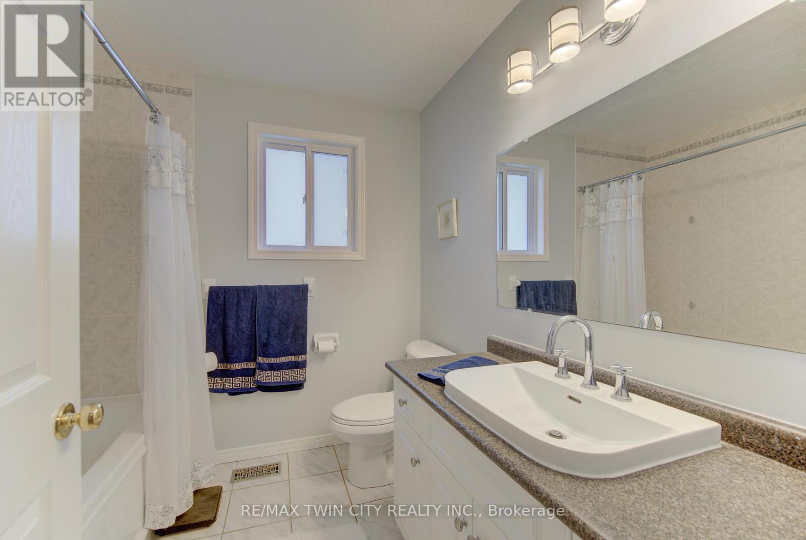 460 LANGLAW DRIVE - 18