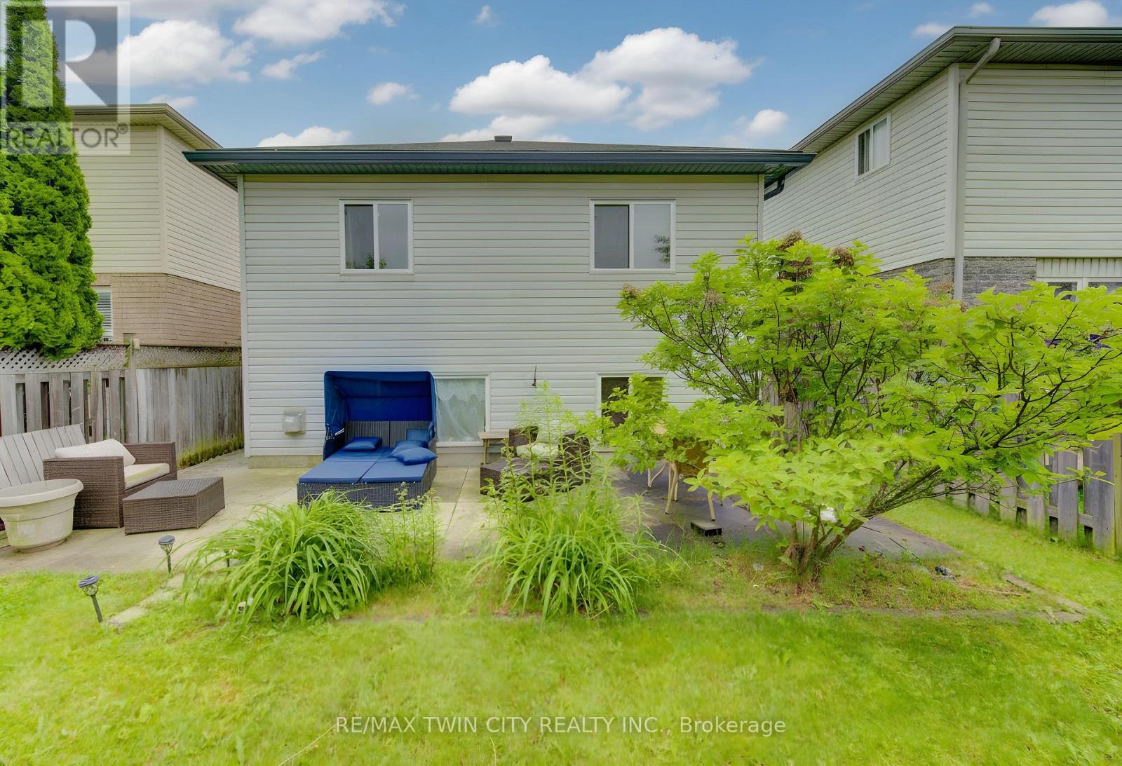 460 LANGLAW DRIVE - 24