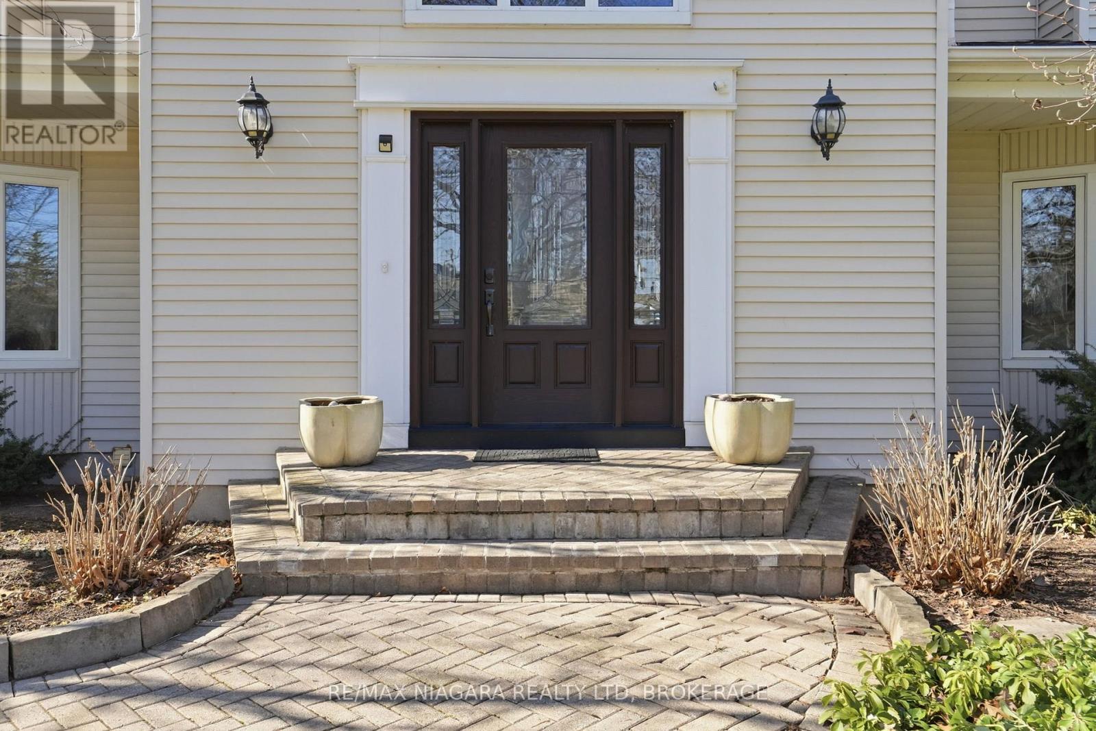 50 HENLEY DRIVE - 4