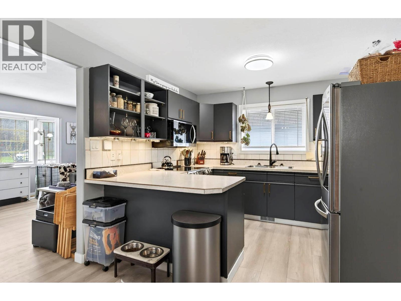 1018 HILLSIDE Avenue - 13