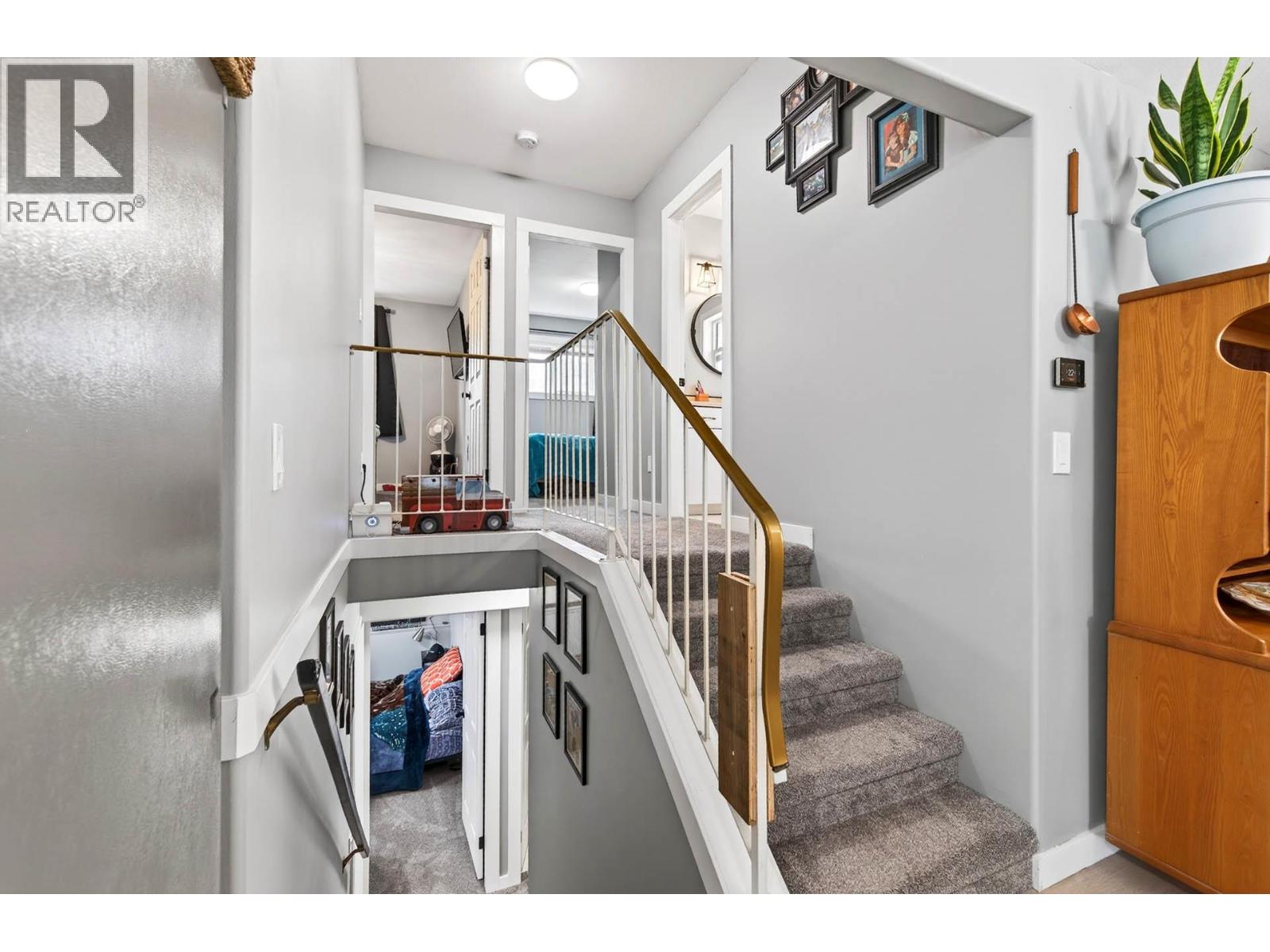 1018 HILLSIDE Avenue - 18