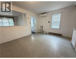 Bath (# pieces 1-6) - 80 Rue St-antoine, Saint Leonard, NB E7E1Z4 Photo 7