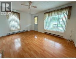Living room - 80 Rue St-antoine, Saint Leonard, NB E7E1Z4 Photo 9