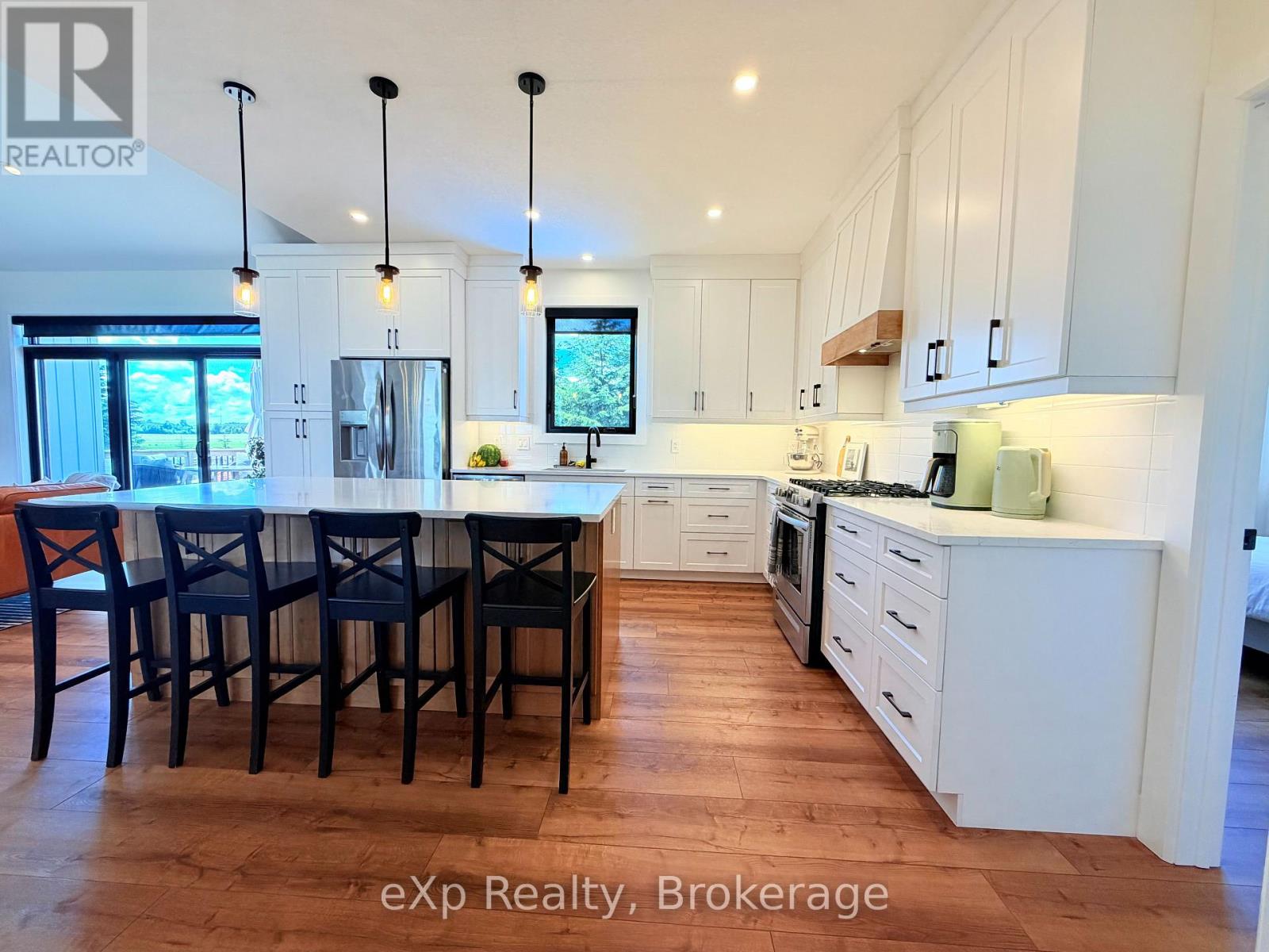 21 DEVINWOOD AVENUE - 10