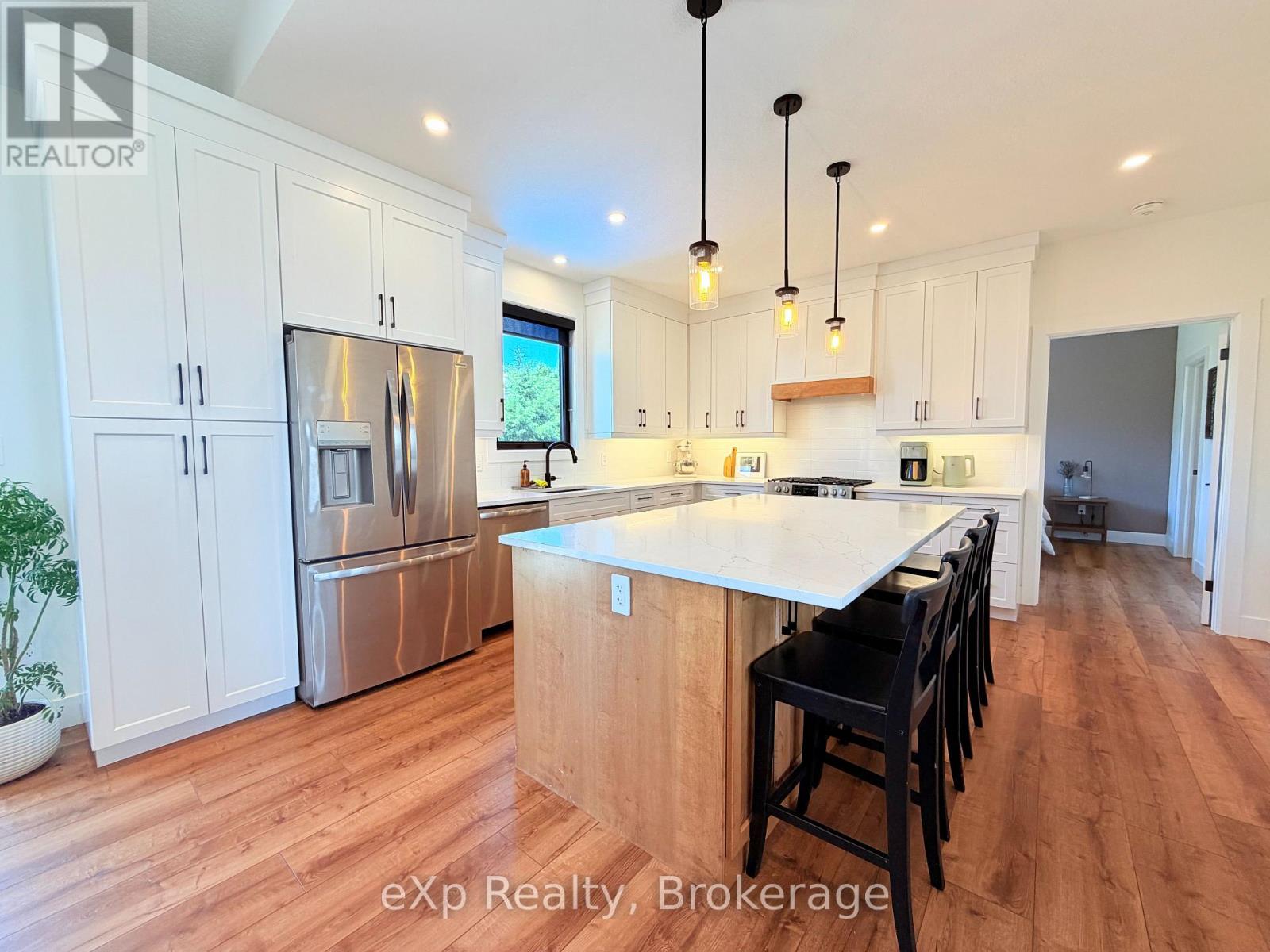 21 DEVINWOOD AVENUE - 12