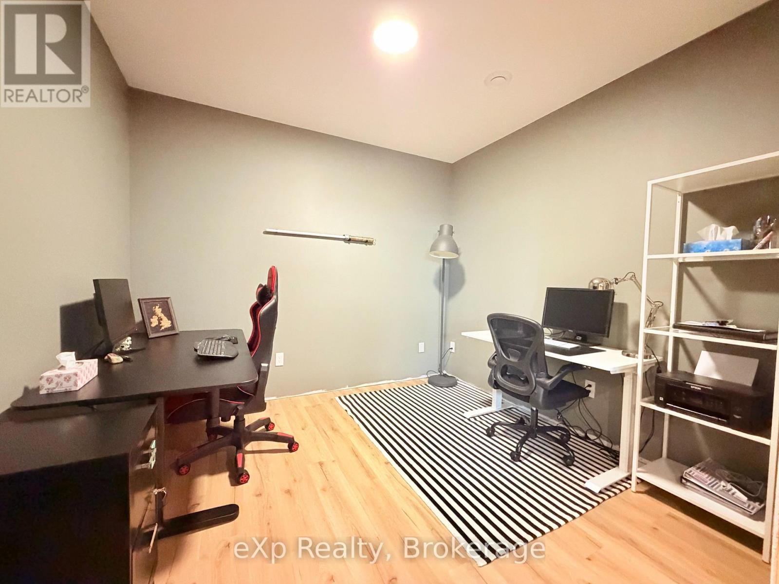 21 DEVINWOOD AVENUE - 21