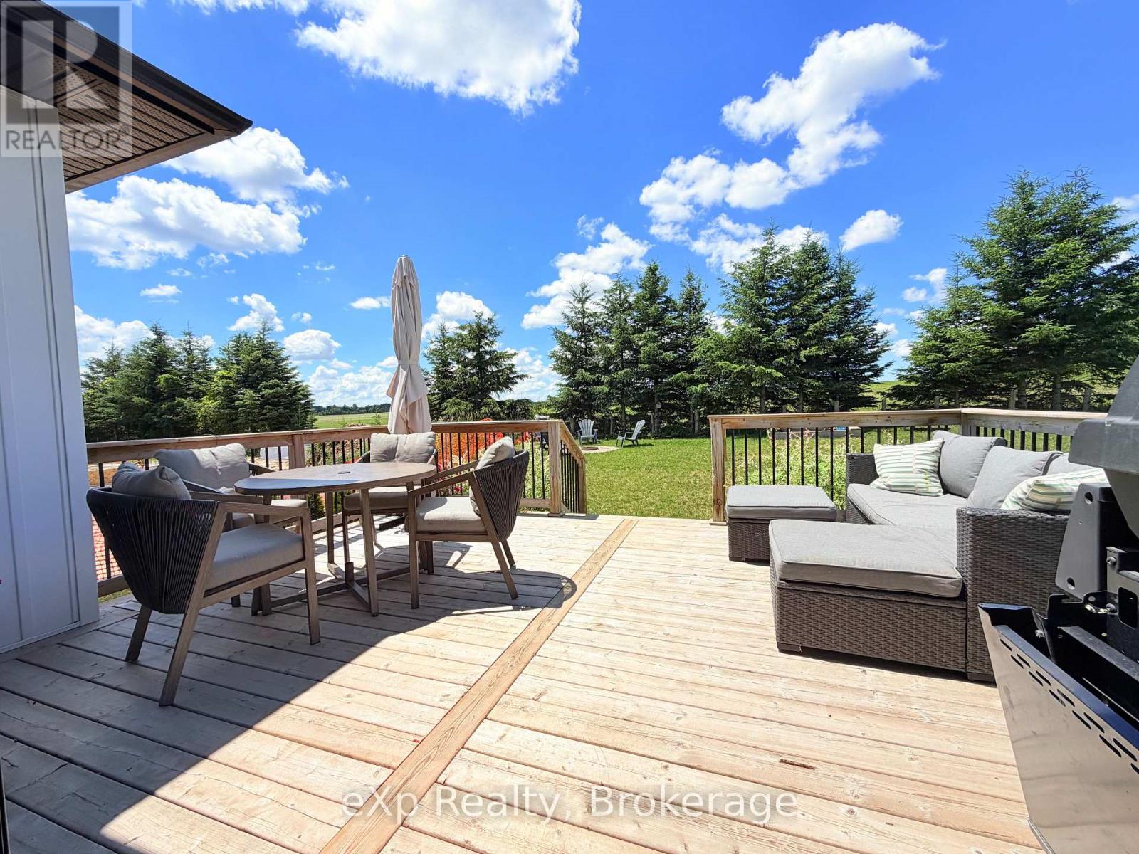 21 DEVINWOOD AVENUE - 27